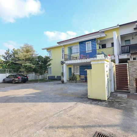 Oyo 90132 Come Inn Premium Kuala Terengganu Exteriör bild