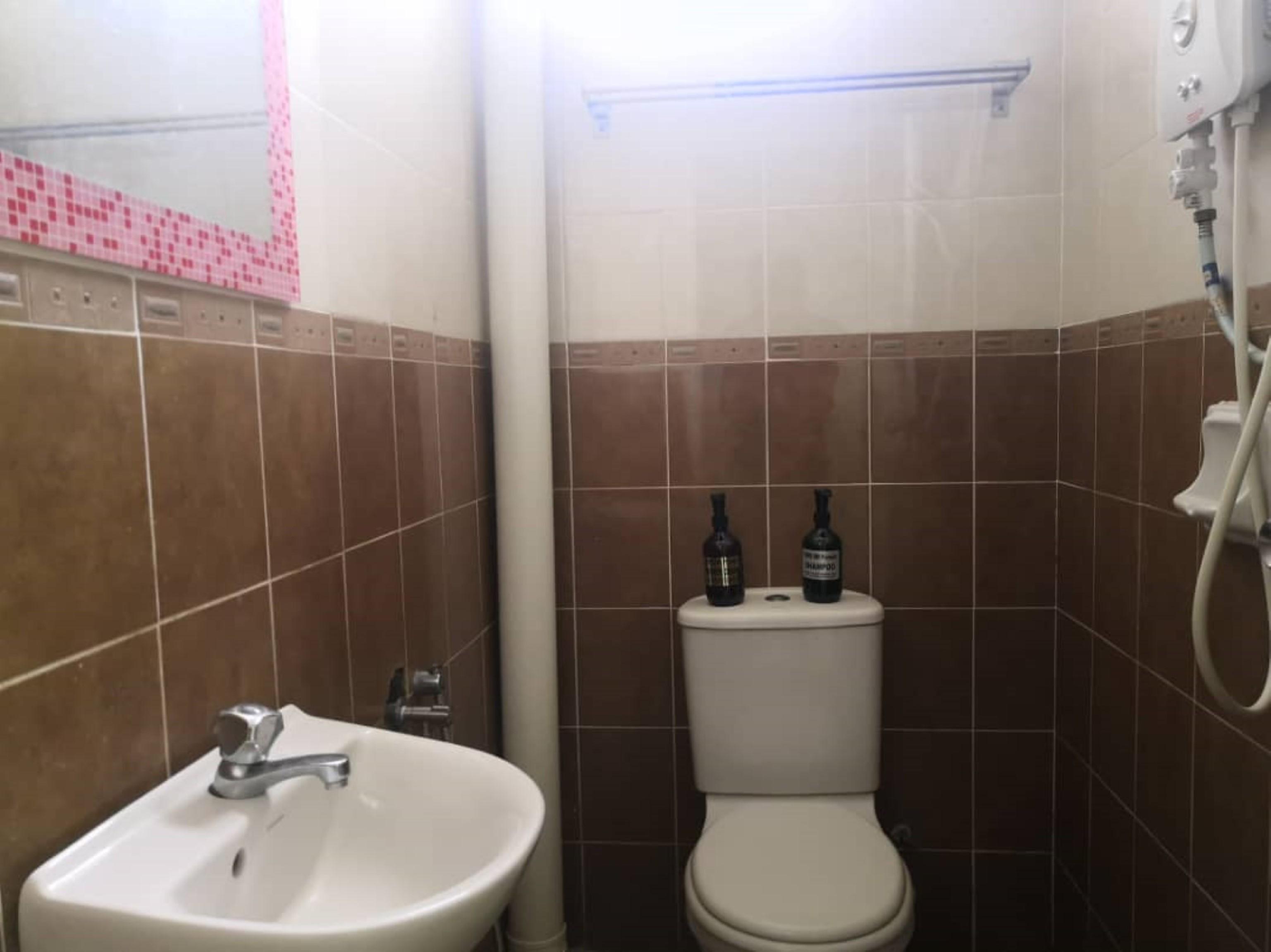 Oyo 90132 Come Inn Premium Kuala Terengganu Exteriör bild