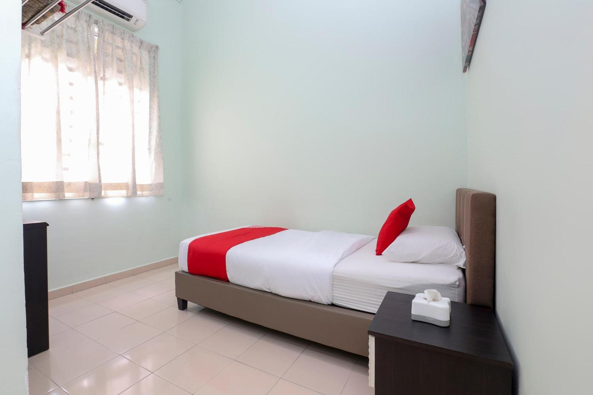 Oyo 90132 Come Inn Premium Kuala Terengganu Exteriör bild