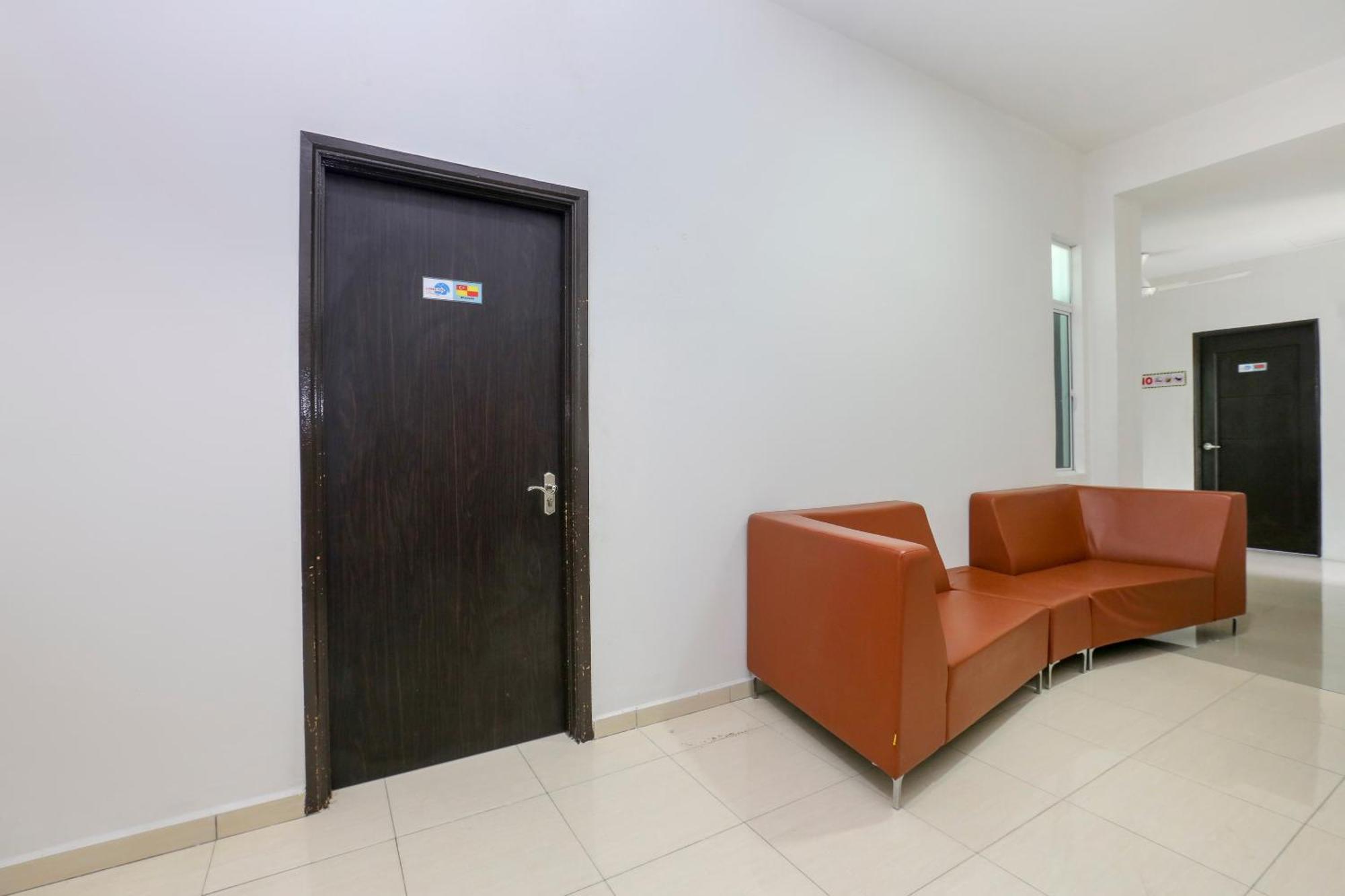 Oyo 90132 Come Inn Premium Kuala Terengganu Exteriör bild