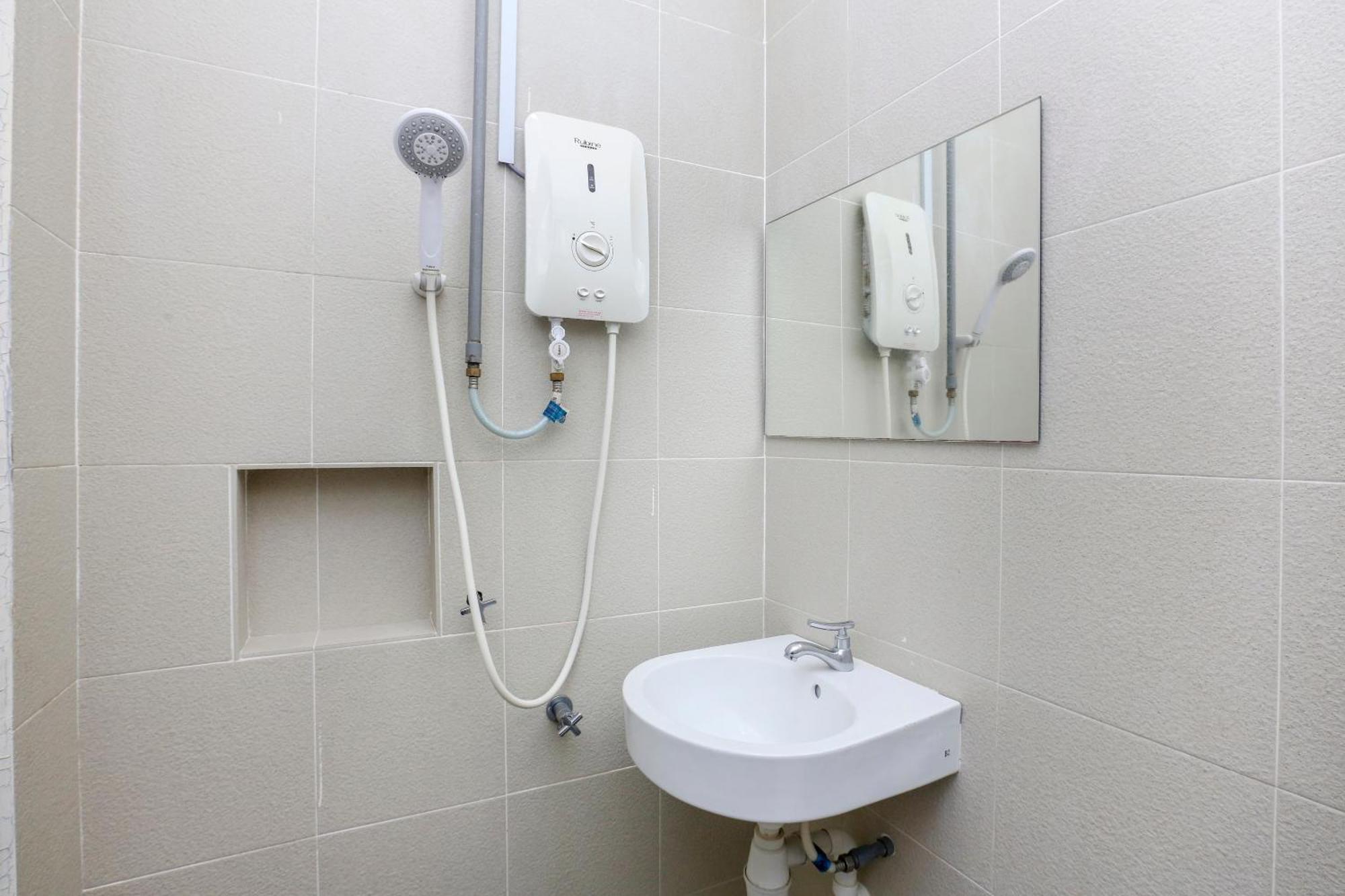 Oyo 90132 Come Inn Premium Kuala Terengganu Exteriör bild